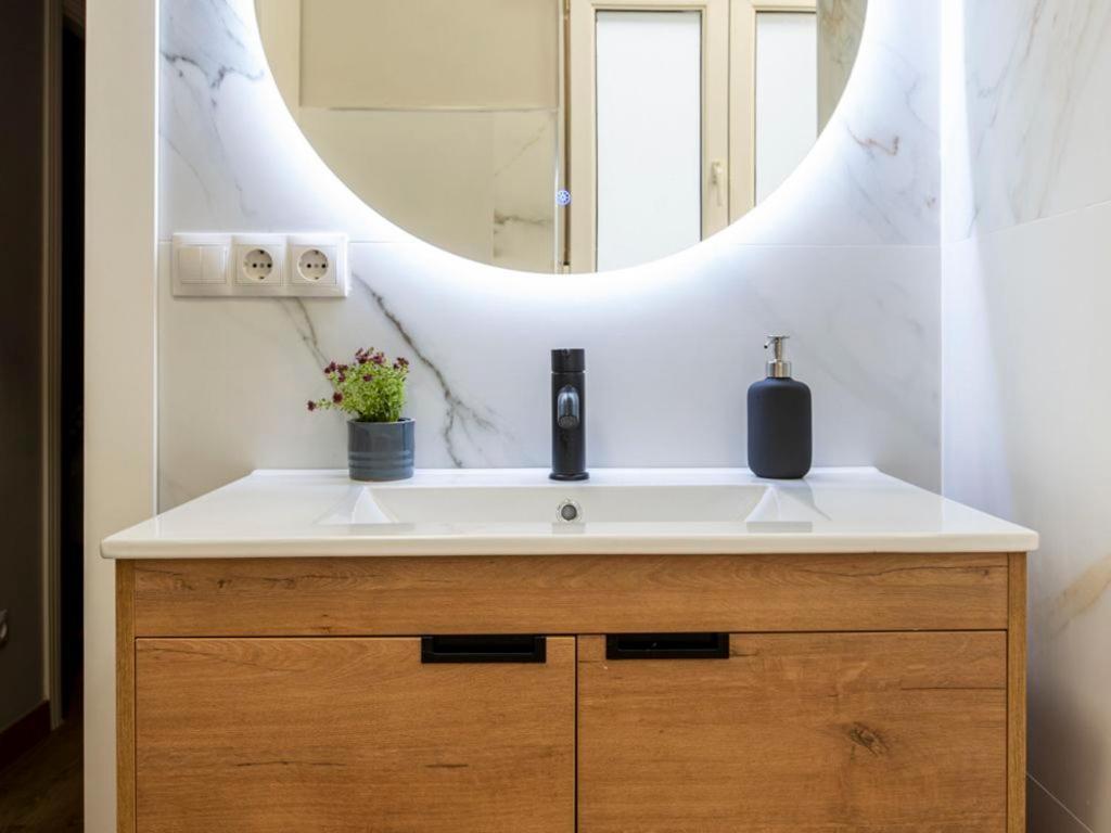Espaciosa Casa Con 3 En * Santander